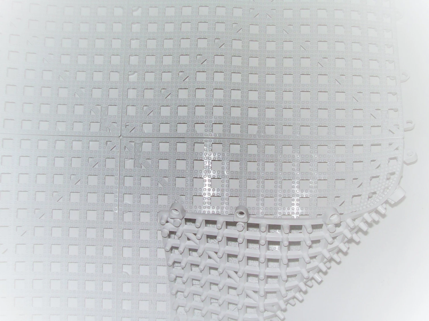 TouchAmerica Non-Slip Floor Mat White 36" X 48"